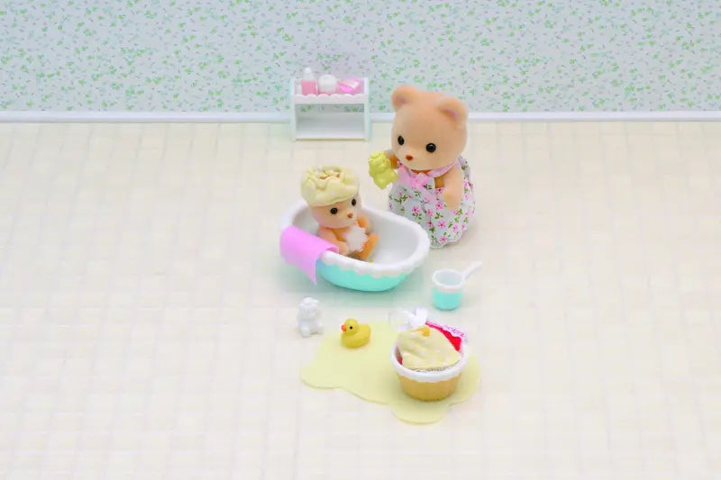 Sylvanian Families 2228 Baden mit Mutter und Baby | TradingToys - 2